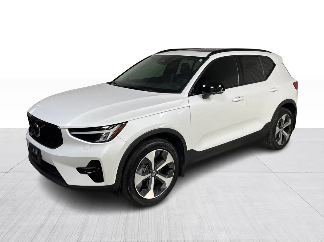 2024 Volvo XC40 B5 Plus Dark Theme AWD, photo 9