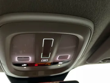 2024 Volvo XC40 - image 17
