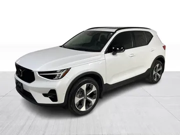 2024 Volvo XC40 - image 10