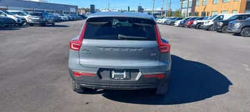 2023 Volvo XC40 - image 6