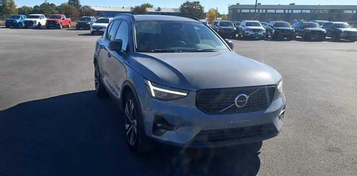 2023 Volvo XC40