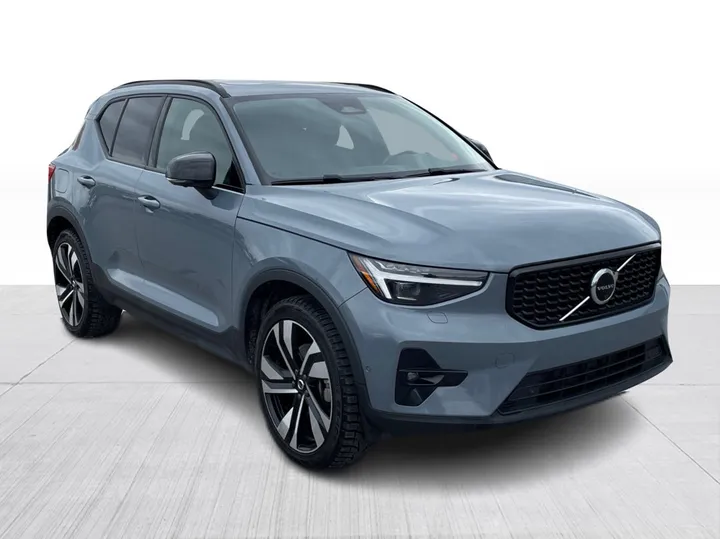 2023 Volvo XC40