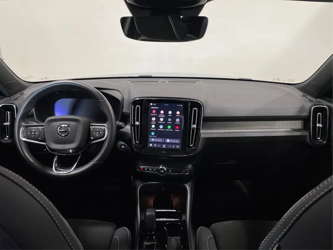 2023 Volvo XC40 — photo 4
