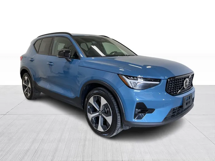 2023 Volvo XC40