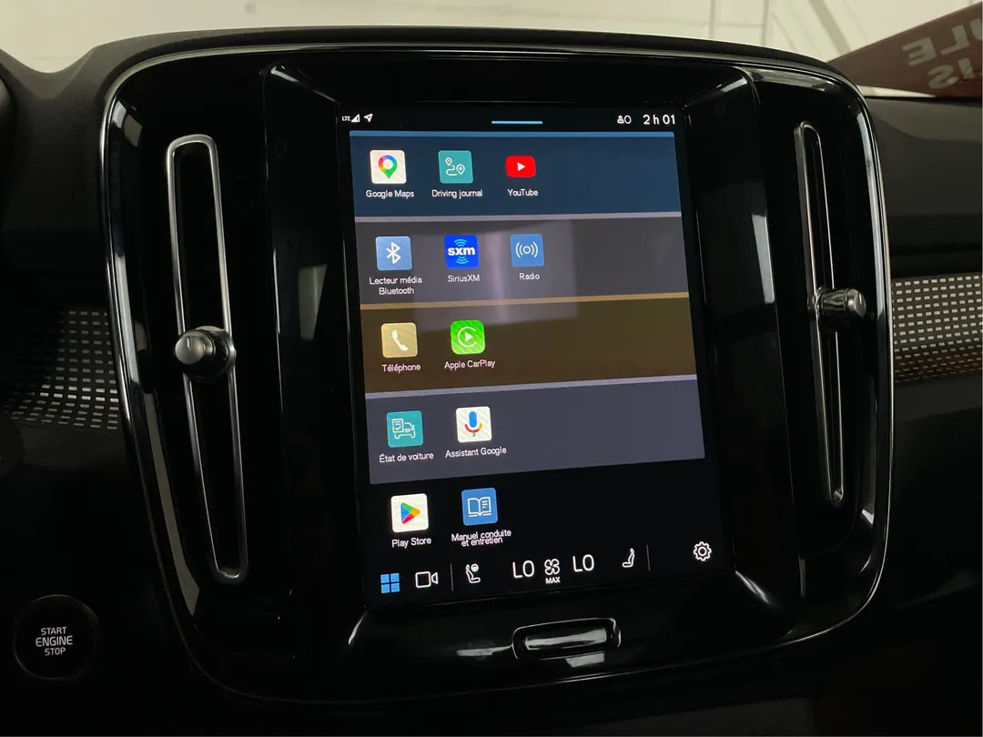 2023 Volvo XC40 — photo 7