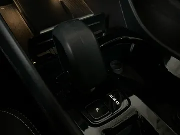 2023 Volvo XC40 - image 28