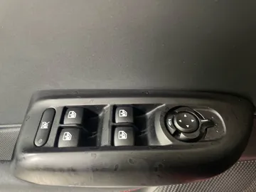 2023 Dodge Hornet - image 23