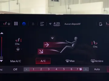 2023 Dodge Hornet - image 25