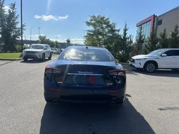 2021 Maserati Ghibli - image 6