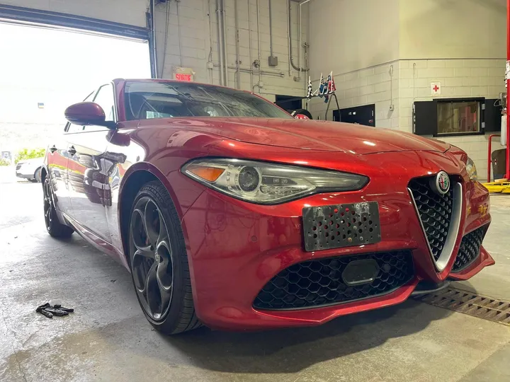 2018 Alfa Romeo Giulia - image principale