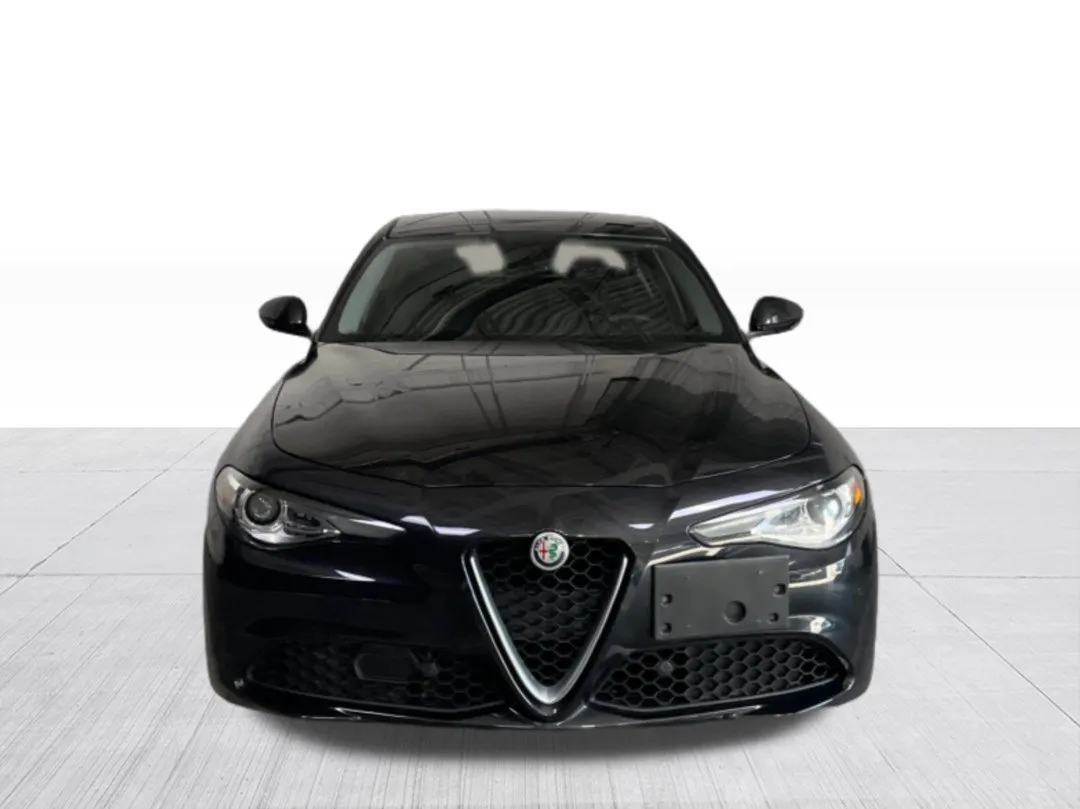 2017 Alfa Romeo Giulia — photo 7