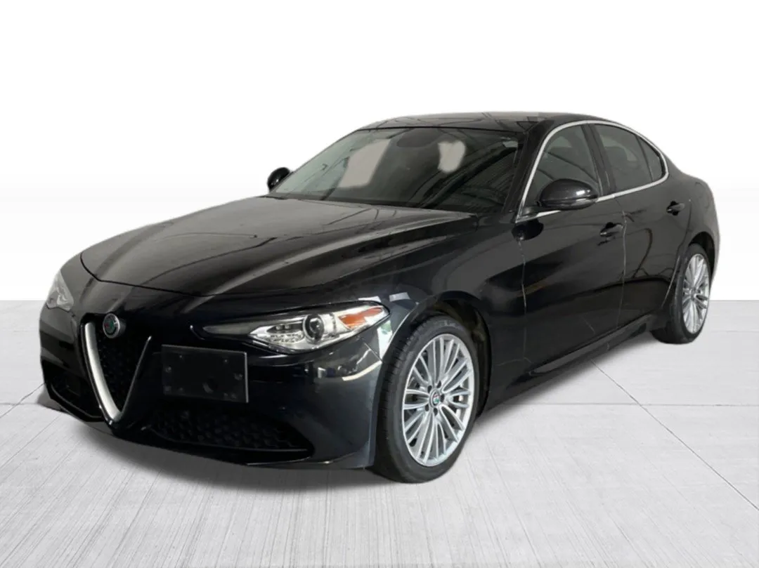 2017 Alfa Romeo Giulia — photo 8
