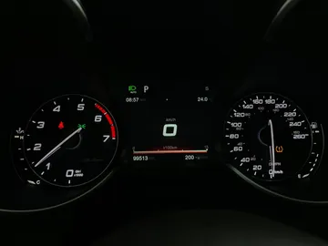 2017 Alfa Romeo Giulia - image 17