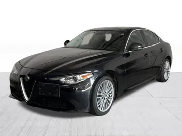 2017 Alfa Romeo Giulia - image 9