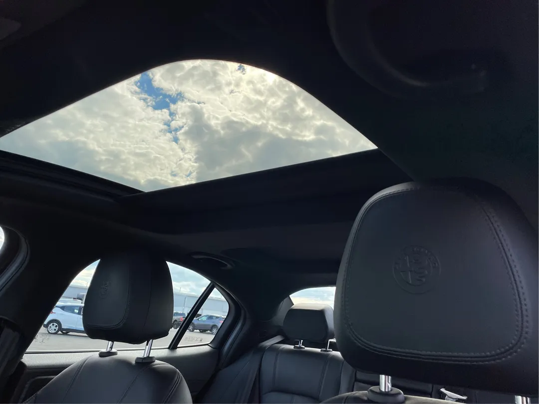 2022 Alfa Romeo Giulia Sprint AWD, photo 5