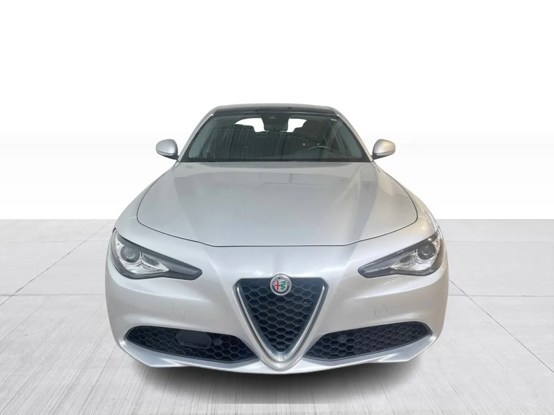 2021 Alfa Romeo Giulia — photo 8
