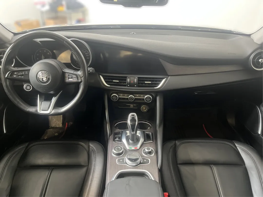2021 Alfa Romeo Giulia — photo 4