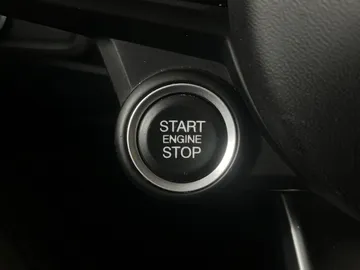 2021 Alfa Romeo Giulia - image 25