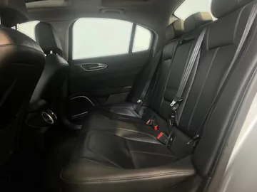 2021 Alfa Romeo Giulia - image 16