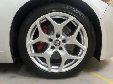 2021 Alfa Romeo Giulia - image 7