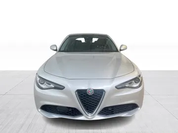 2021 Alfa Romeo Giulia - image 9