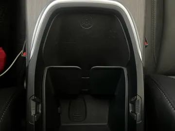 2021 Alfa Romeo Giulia - image 28