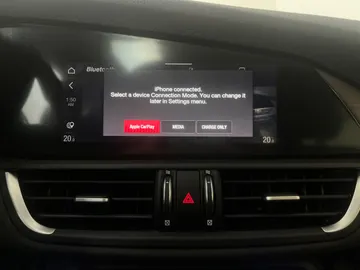 2021 Alfa Romeo Giulia - image 8