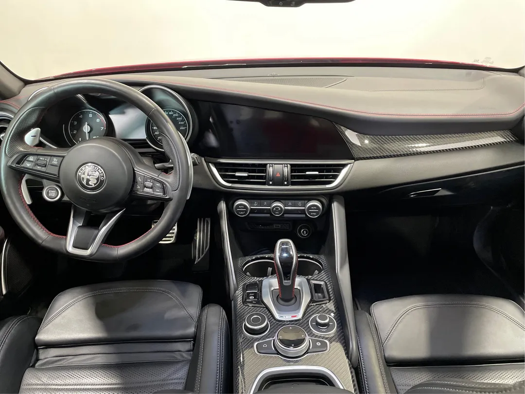 2023 Alfa Romeo Giulia — photo 4