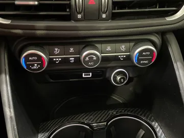 2023 Alfa Romeo Giulia - image 23