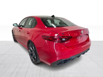2023 Alfa Romeo Giulia - image 12