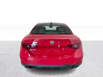 2023 Alfa Romeo Giulia - image 13