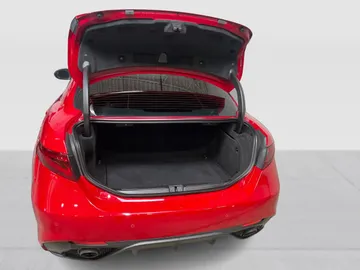 2023 Alfa Romeo Giulia - image 13