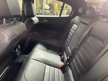 2023 Alfa Romeo Giulia - image 11