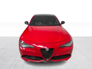 2023 Alfa Romeo Giulia - image 2