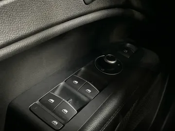 2018 Alfa Romeo Stelvio - image 25