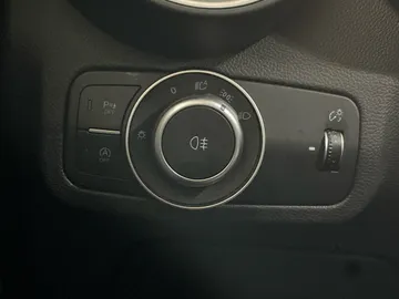 2018 Alfa Romeo Stelvio - image 18