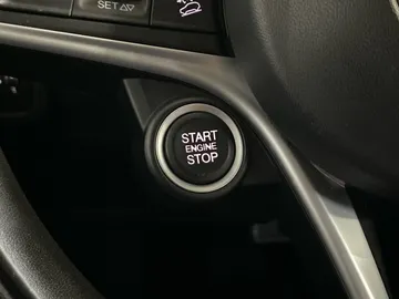 2018 Alfa Romeo Stelvio - image 24