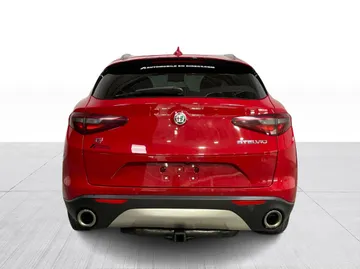 2018 Alfa Romeo Stelvio - image 11