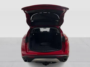 2018 Alfa Romeo Stelvio - image 12