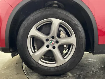 2018 Alfa Romeo Stelvio - image 6