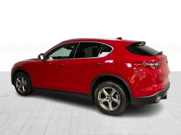 2018 Alfa Romeo Stelvio - image 10