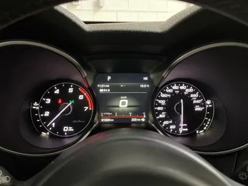 2018 Alfa Romeo Stelvio - image 16