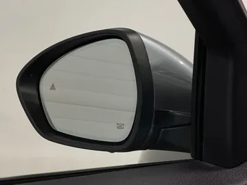 2018 Alfa Romeo Stelvio - image 20