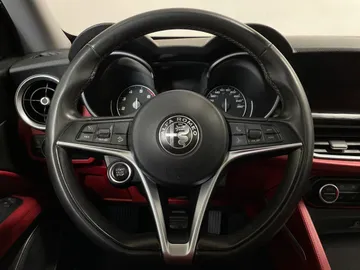 2018 Alfa Romeo Stelvio - image 24