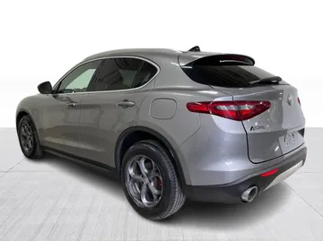 2018 Alfa Romeo Stelvio - image 11
