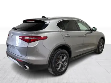2018 Alfa Romeo Stelvio - image 14