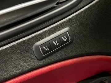 2018 Alfa Romeo Stelvio - image 19