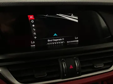 2018 Alfa Romeo Stelvio - image 28