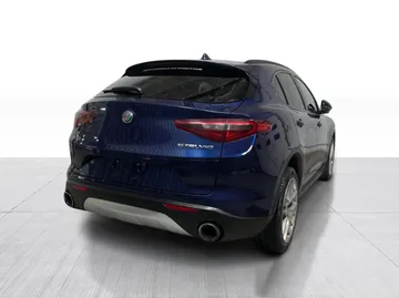 2018 Alfa Romeo Stelvio - image 13