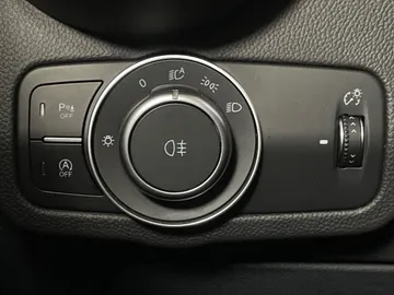 2018 Alfa Romeo Stelvio - image 15